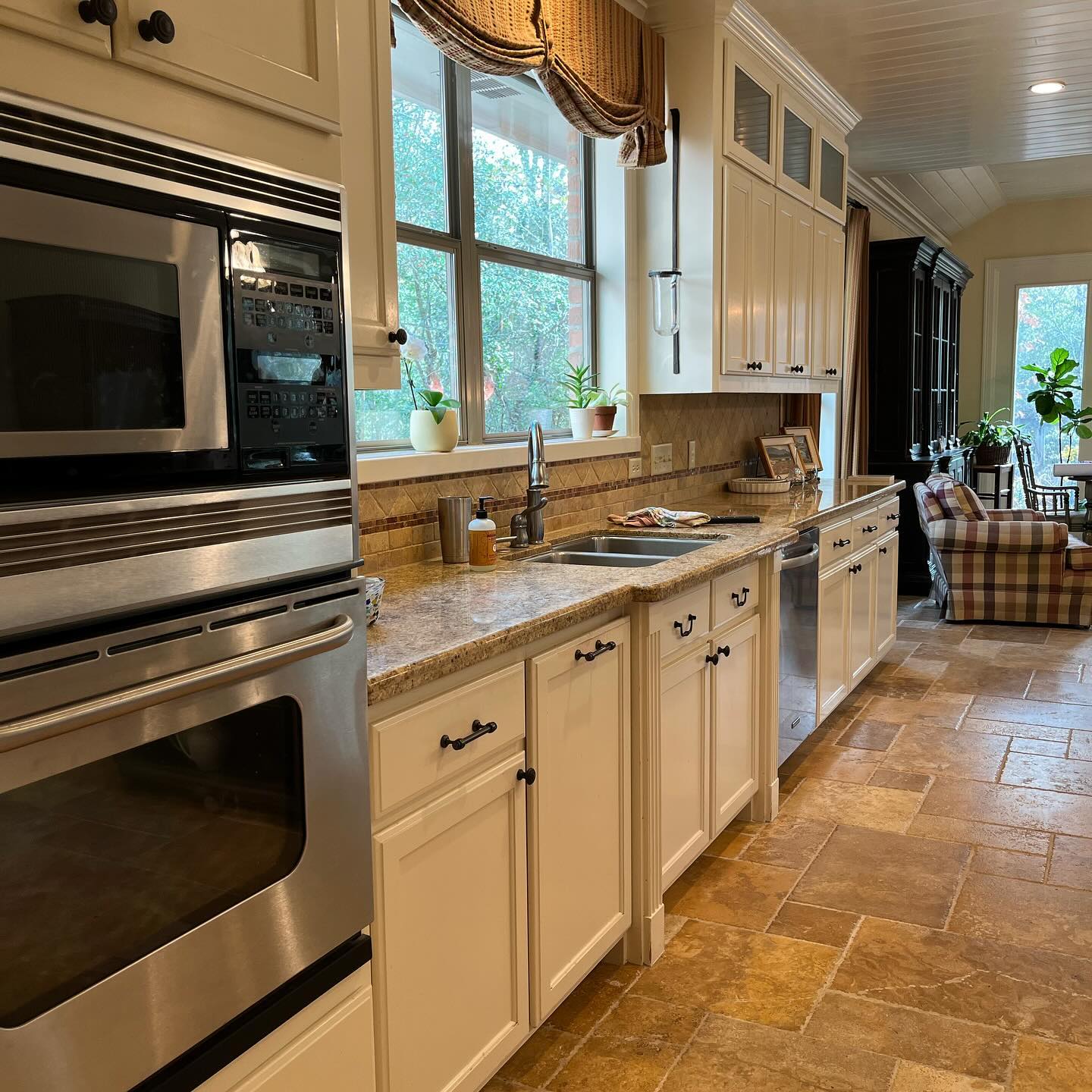 Kitchen before the remodel